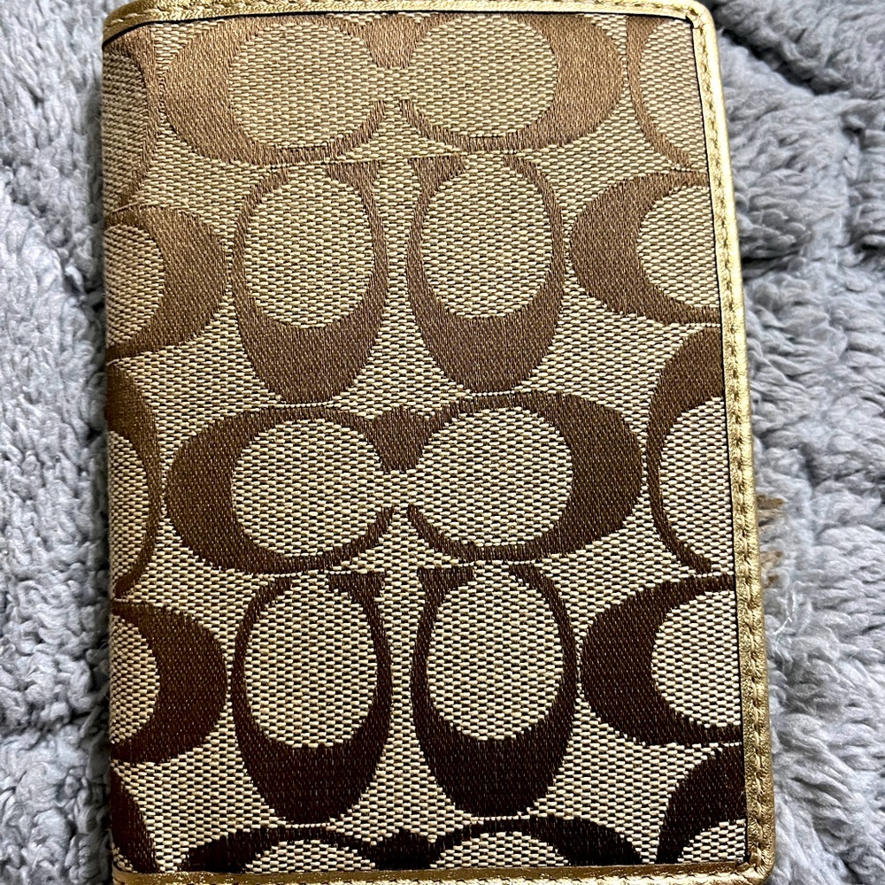 ‼️LOW START‼️❌NWT COACH Card Case Passport Signature Beige Gold